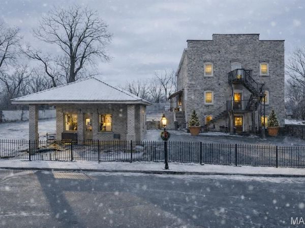 305 N Main Street, Ste Genevieve, MO 63670