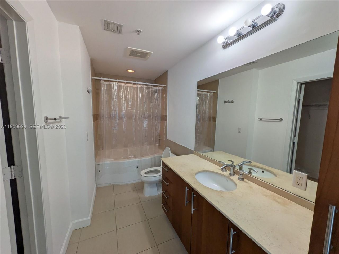 1945 S Ocean Dr, Unit 1110, Hallandale Beach, FL 33009 Photo
