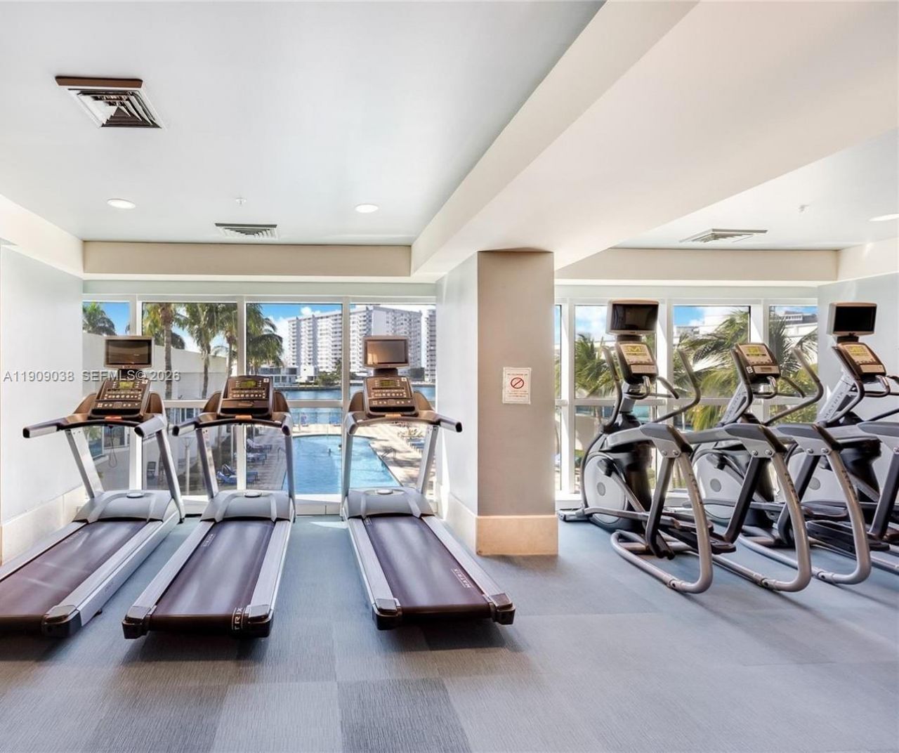 1945 S Ocean Dr, Unit 1110, Hallandale Beach, FL 33009 Photo