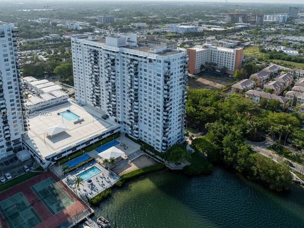2780 NE 183rd St, Unit 1805, Aventura, FL 33160