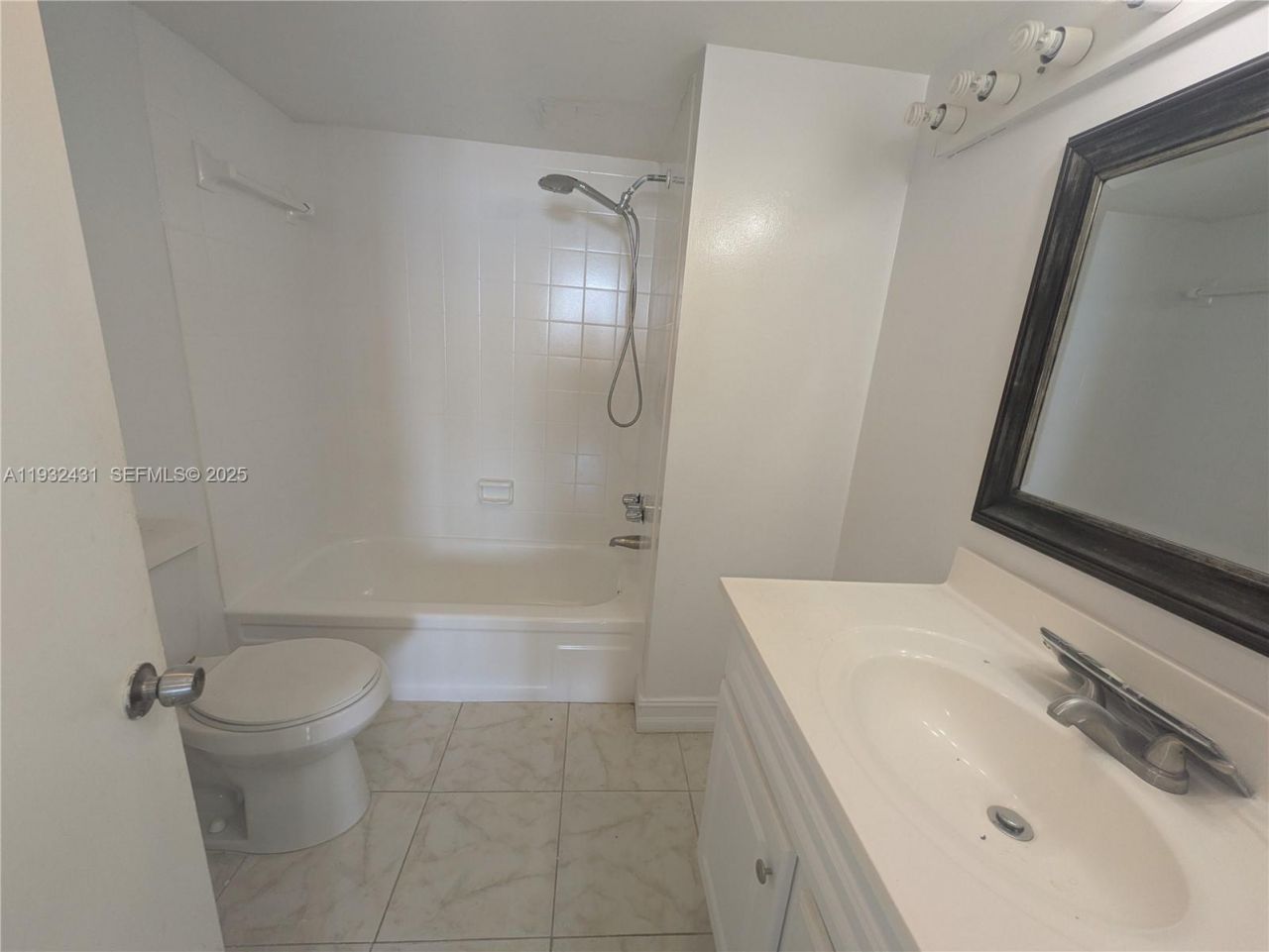 2780 NE 183rd St, Unit 1805, Aventura, FL 33160 Photo