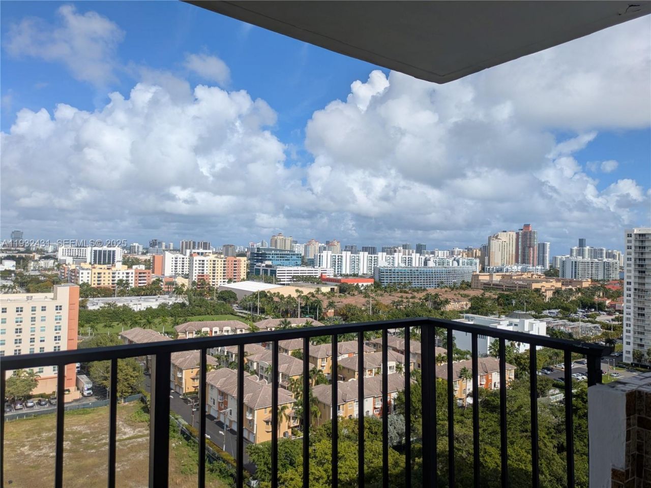 2780 NE 183rd St, Unit 1805, Aventura, FL 33160 Photo