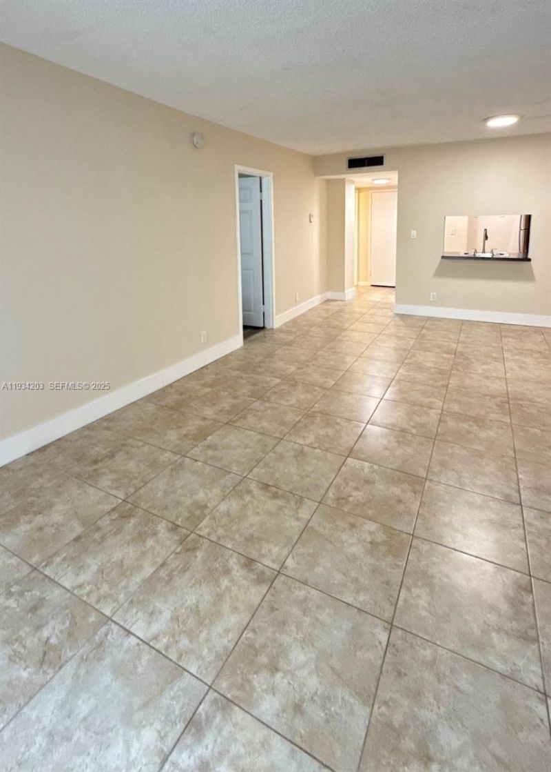 2935 NE 163rd St, Unit 3P, North Miami Beach, FL 33160 Photo