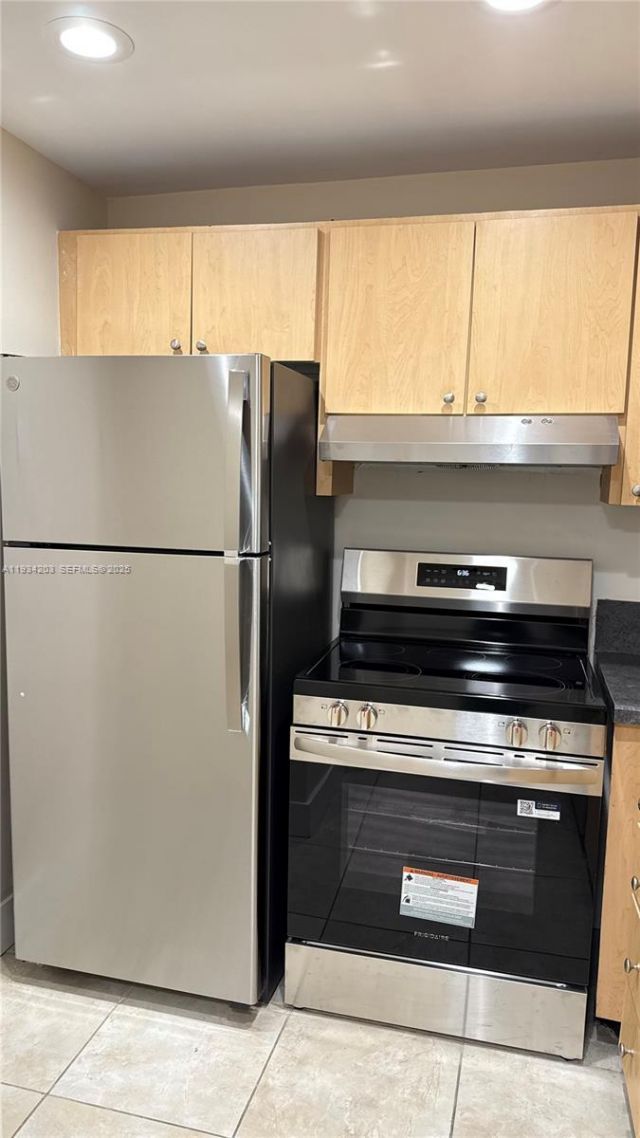 2935 NE 163rd St, Unit 3P, North Miami Beach, FL 33160 Photo