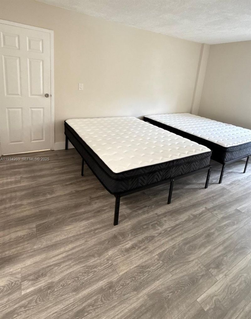 2935 NE 163rd St, Unit 3P, North Miami Beach, FL 33160 Photo