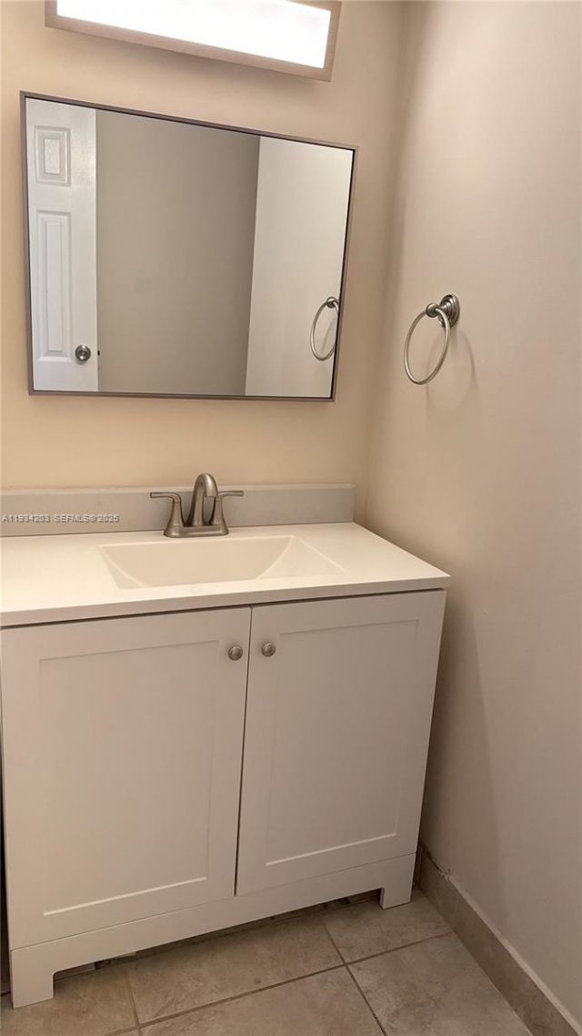 2935 NE 163rd St, Unit 3P, North Miami Beach, FL 33160 Photo