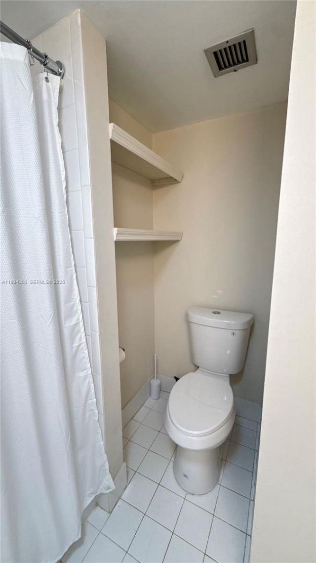 2935 NE 163rd St, Unit 3P, North Miami Beach, FL 33160 Photo