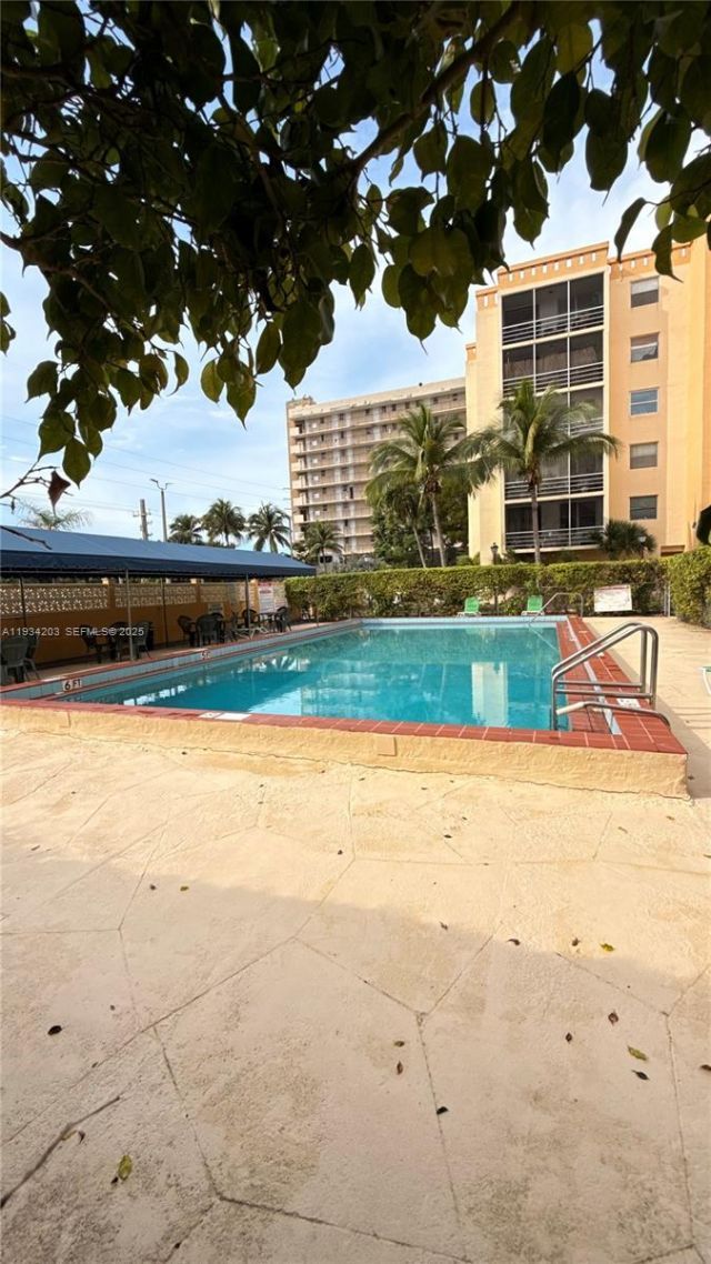 2935 NE 163rd St, Unit 3P, North Miami Beach, FL 33160 Photo