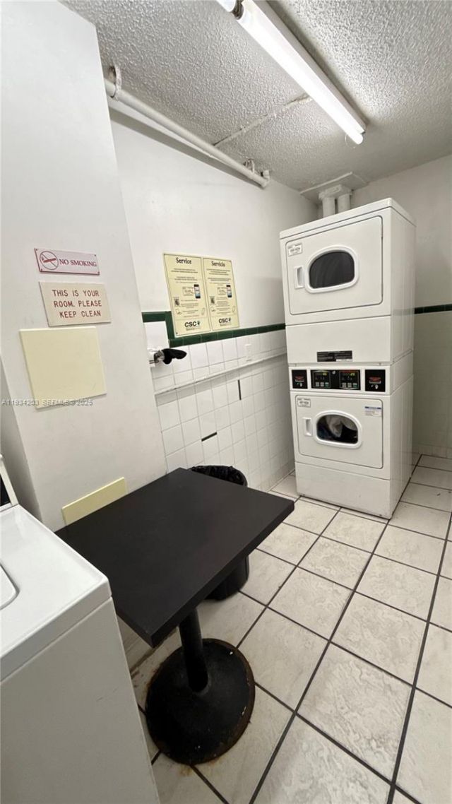 2935 NE 163rd St, Unit 3P, North Miami Beach, FL 33160 Photo