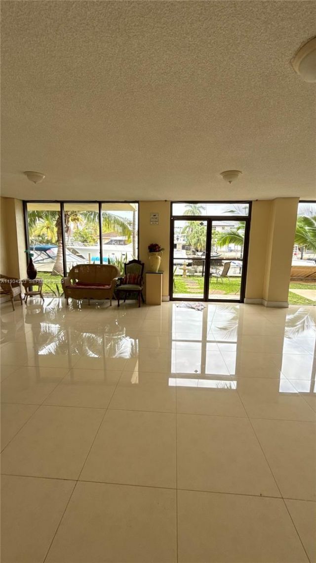 2935 NE 163rd St, Unit 3P, North Miami Beach, FL 33160 Photo