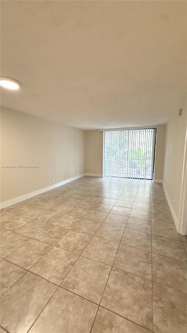 2935 NE 163rd St, Unit 3P, North Miami Beach, FL 33160 Photo