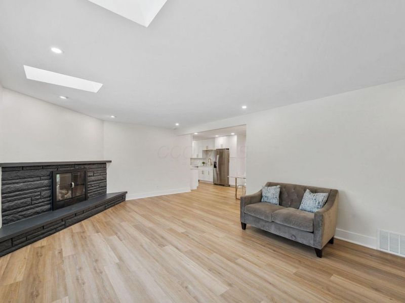 4648 E Johnstown Road, Columbus, OH 43230 Photo 8