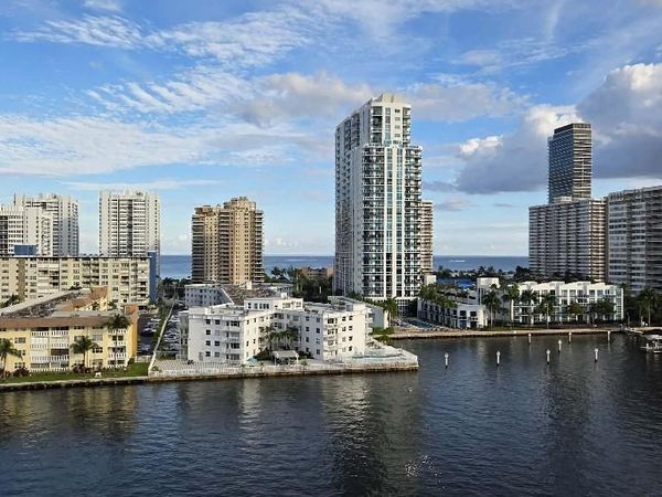 121 Golden Isles Drive, Unit 904, Hallandale Beach, FL 33009