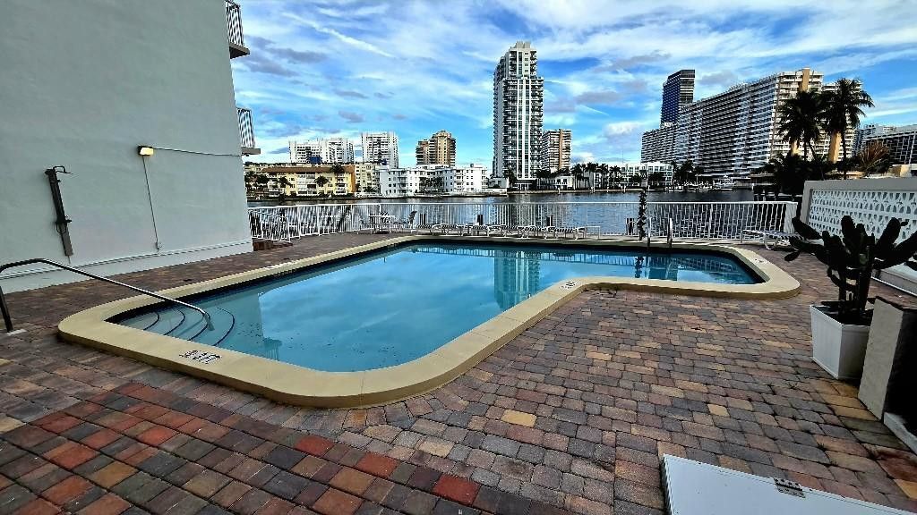 121 Golden Isles Drive, Unit 904, Hallandale Beach, FL 33009 Photo