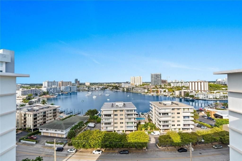 121 Golden Isles Drive, Unit 904, Hallandale Beach, FL 33009 Photo