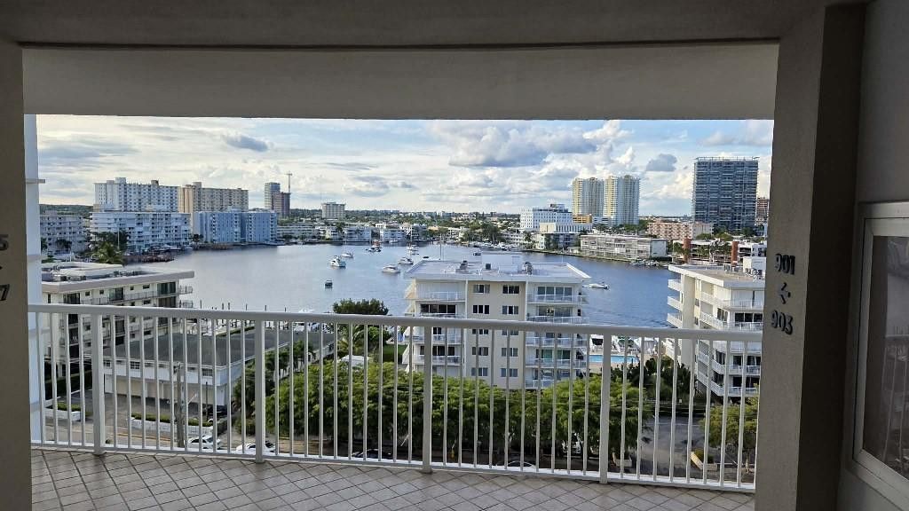 121 Golden Isles Drive, Unit 904, Hallandale Beach, FL 33009 Photo