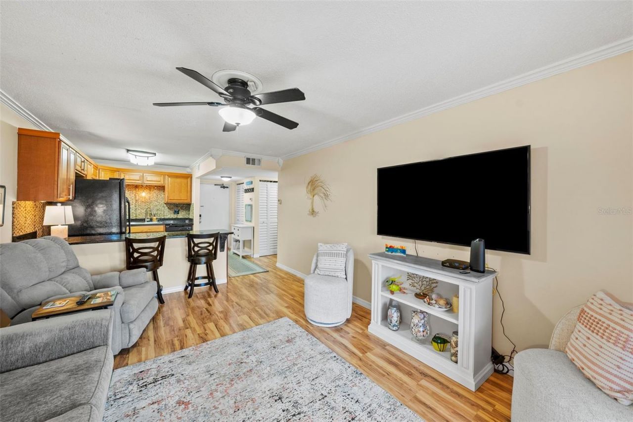 1860 Massachusetts Avenue Ne, Unit 206, Saint Petersburg, FL 33703 Photo