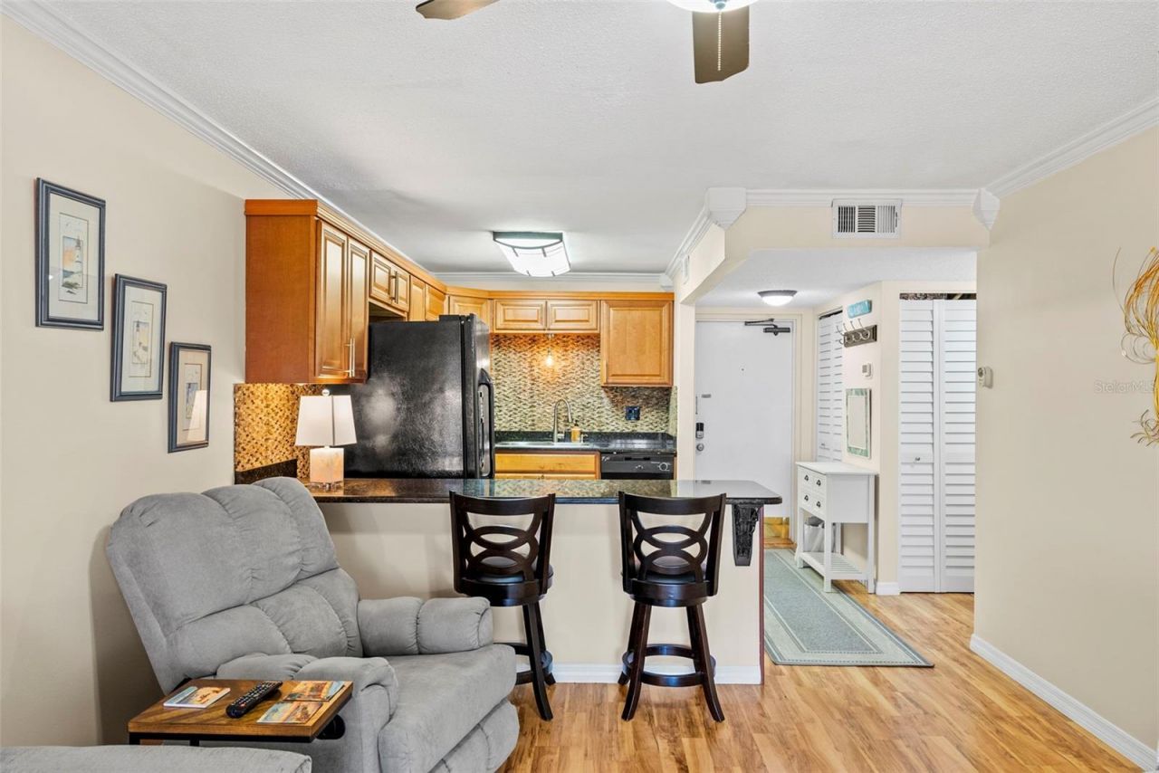 1860 Massachusetts Avenue Ne, Unit 206, Saint Petersburg, FL 33703 Photo