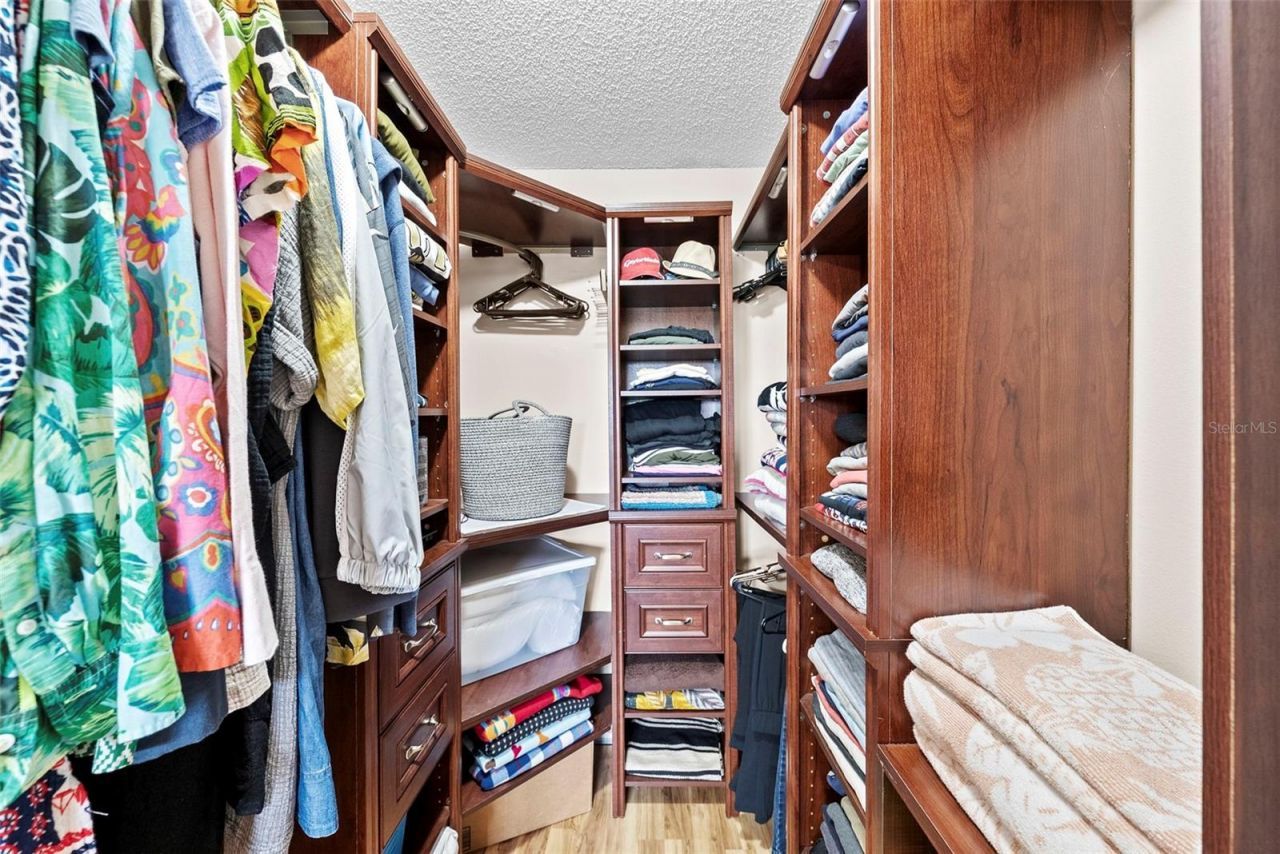 1860 Massachusetts Avenue Ne, Unit 206, Saint Petersburg, FL 33703 Photo