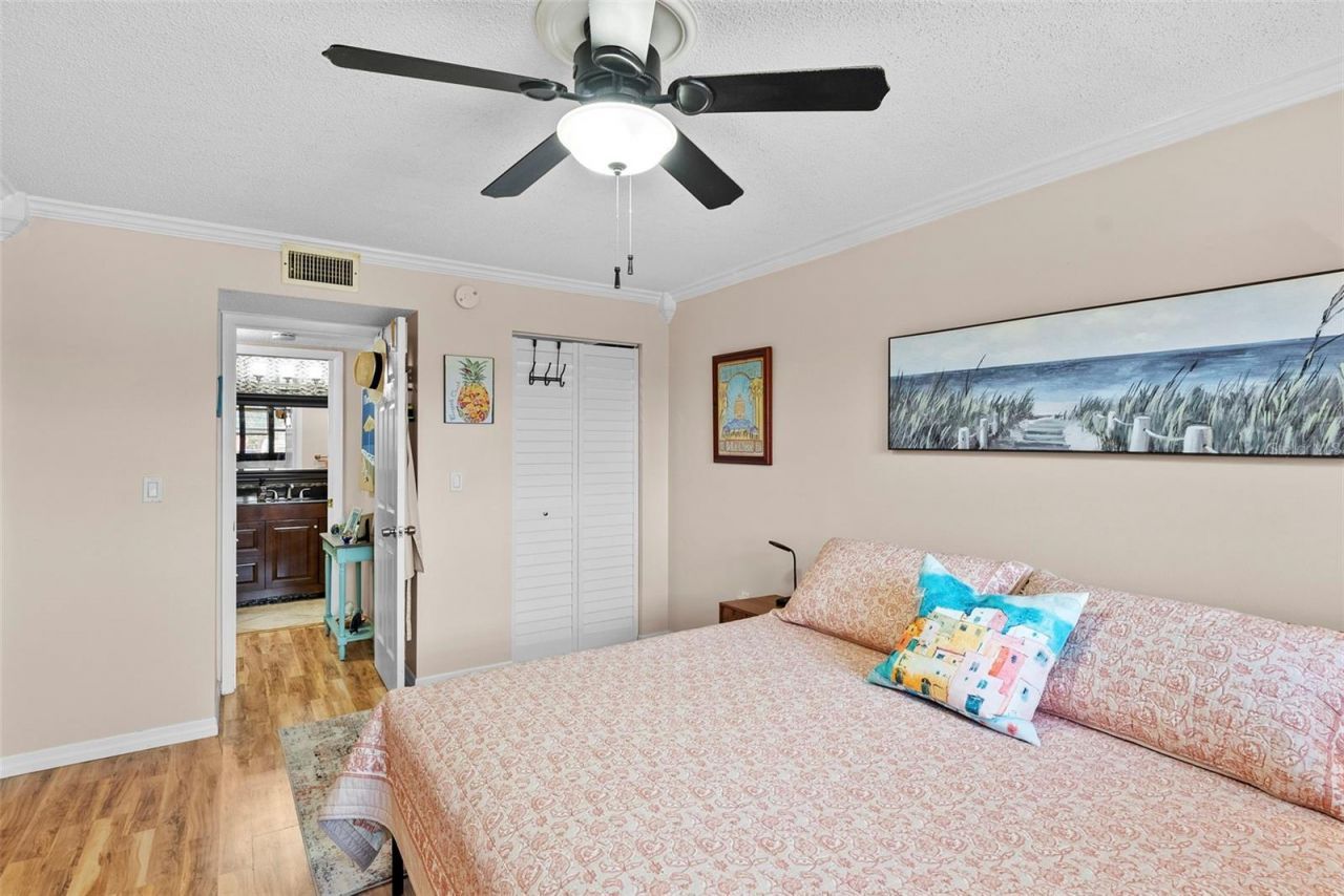 1860 Massachusetts Avenue Ne, Unit 206, Saint Petersburg, FL 33703 Photo