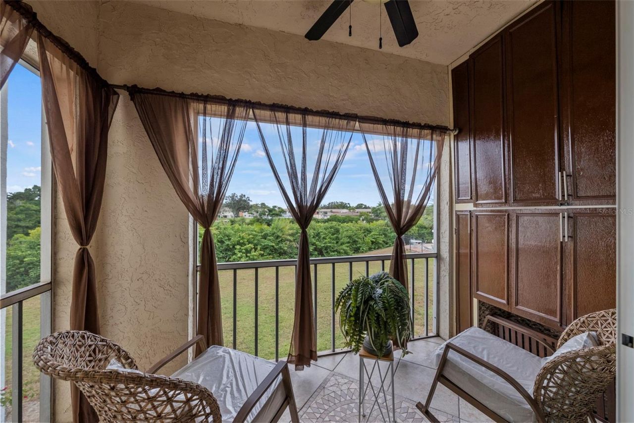 1860 Massachusetts Avenue Ne, Unit 206, Saint Petersburg, FL 33703 Photo