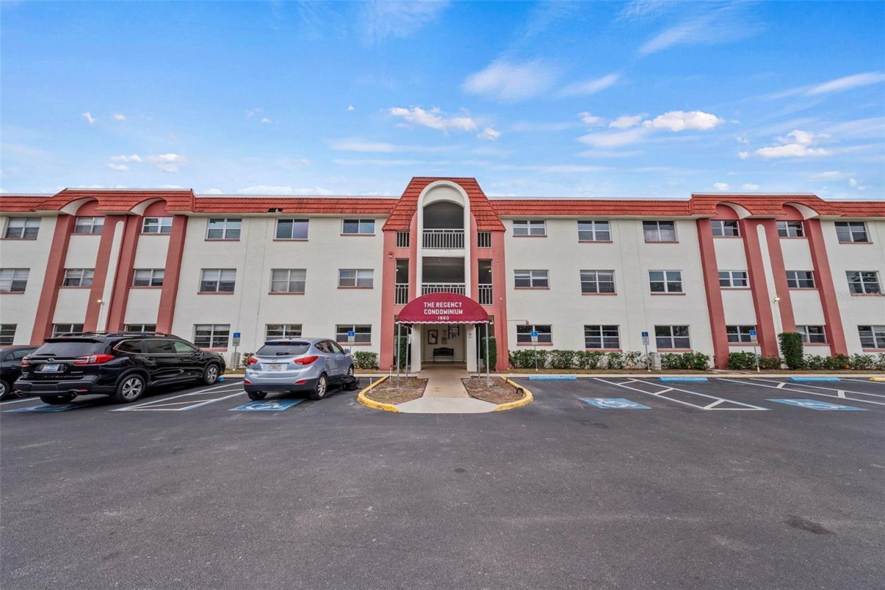 1860 Massachusetts Avenue Ne, Unit 206, Saint Petersburg, FL 33703 Photo