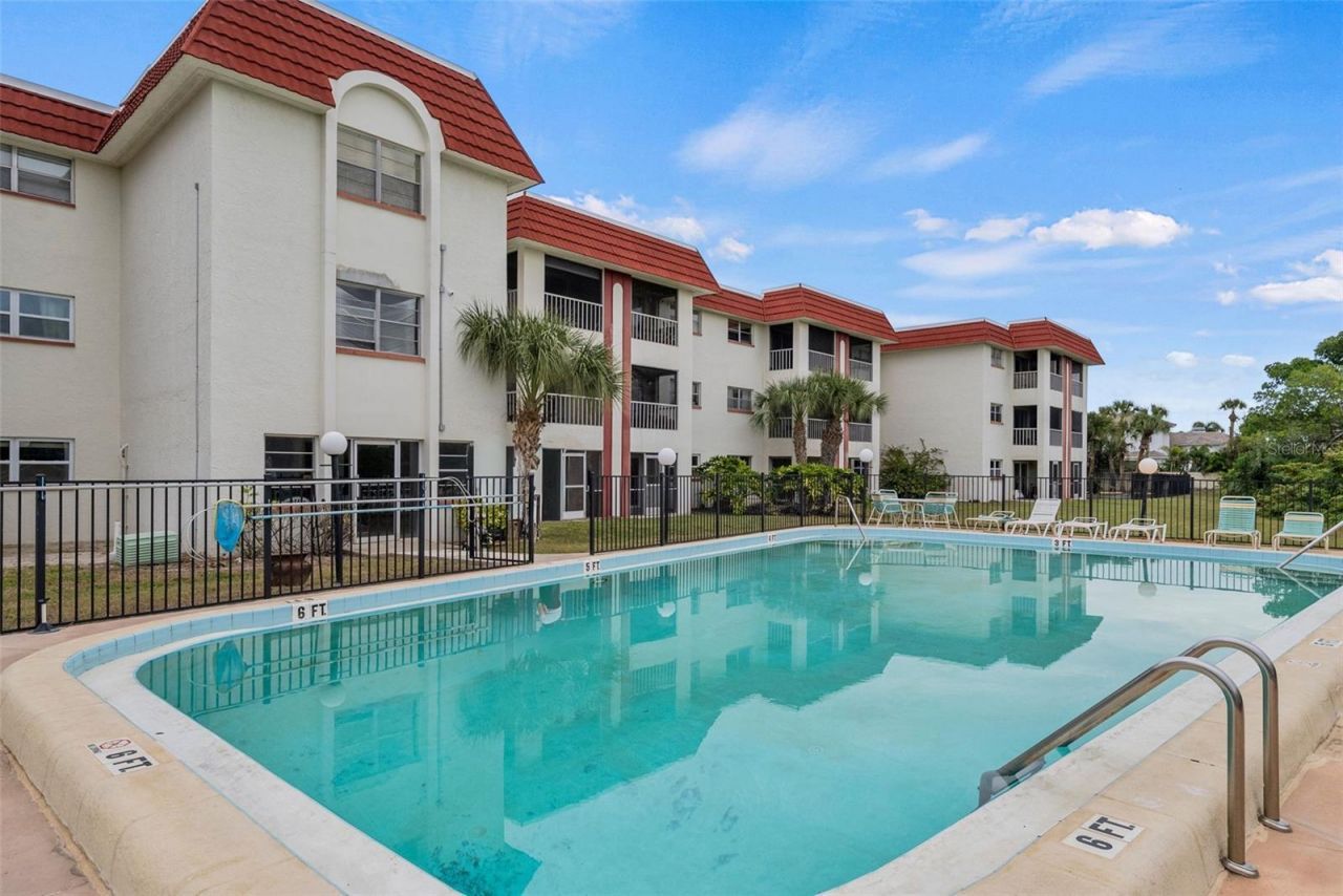 1860 Massachusetts Avenue Ne, Unit 206, Saint Petersburg, FL 33703 Photo