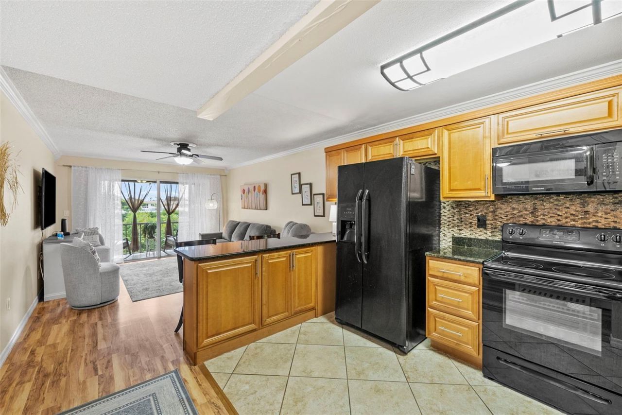 1860 Massachusetts Avenue Ne, Unit 206, Saint Petersburg, FL 33703 Photo