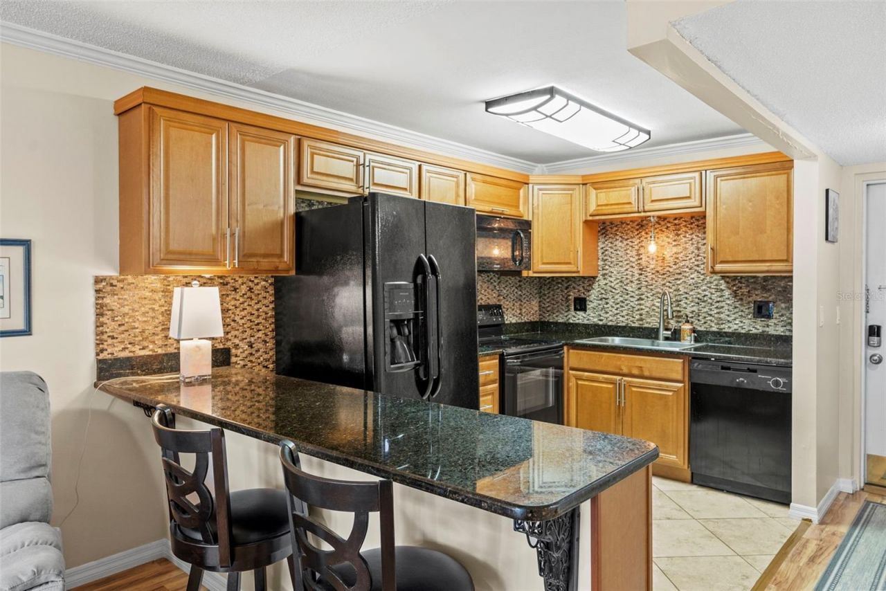 1860 Massachusetts Avenue Ne, Unit 206, Saint Petersburg, FL 33703 Photo