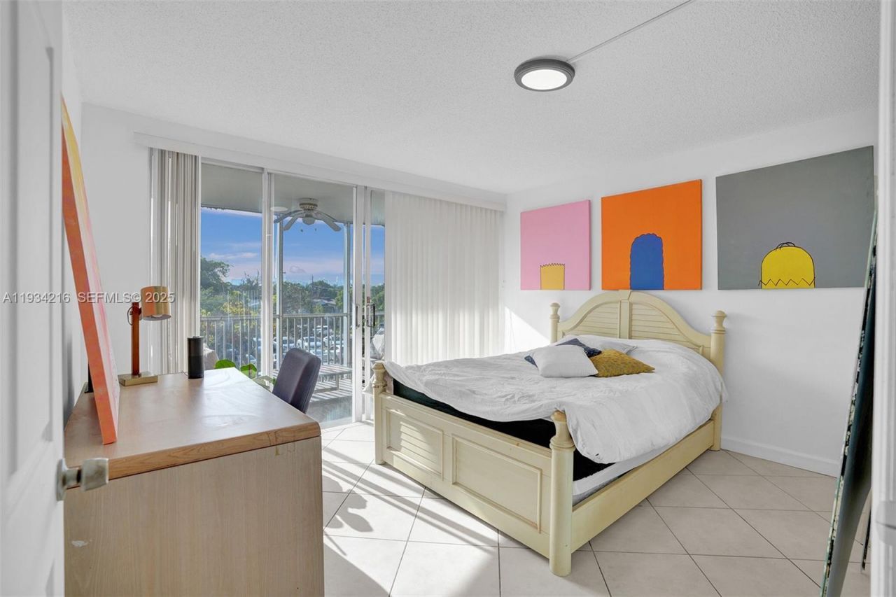 1780 NE 191st St, Unit 304-2, Miami, FL 33179 Photo