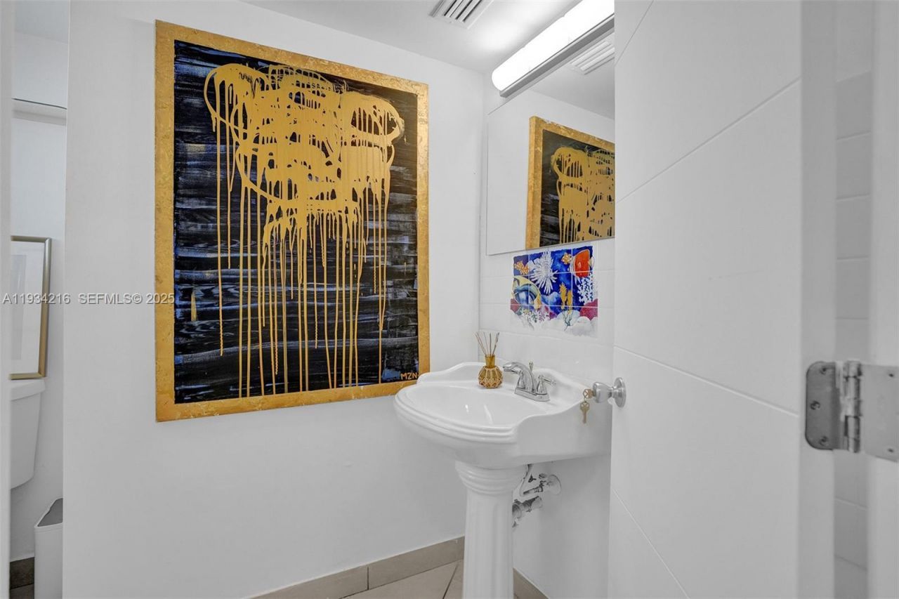 1780 NE 191st St, Unit 304-2, Miami, FL 33179 Photo