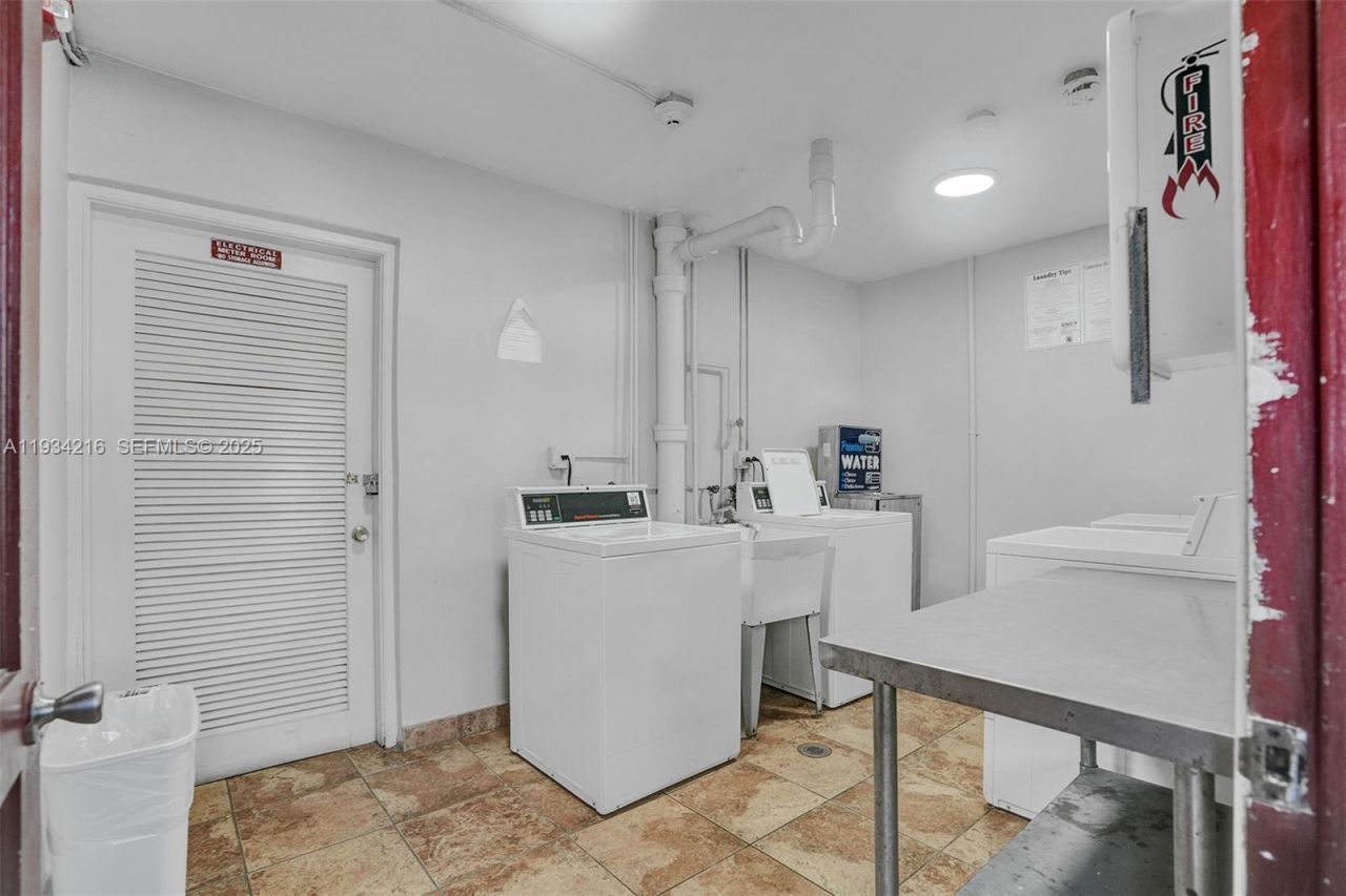 1780 NE 191st St, Unit 304-2, Miami, FL 33179 Photo