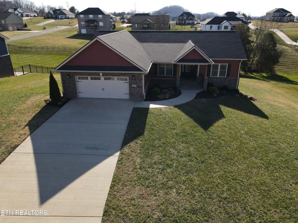 283 Hillendale Lane, Gray, TN 37615