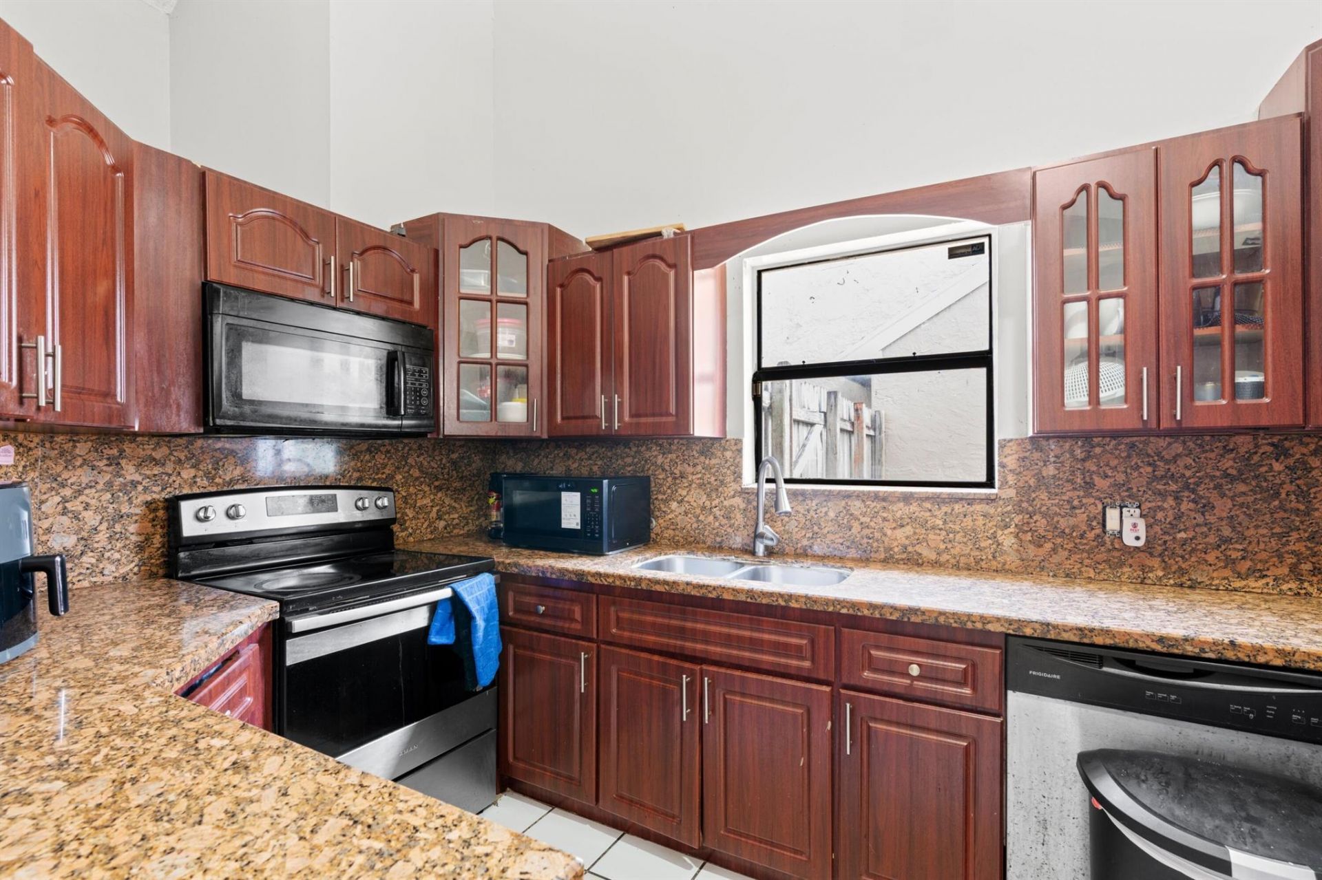 33 Peachtree Place, Boynton Beach, FL 33436 Photo