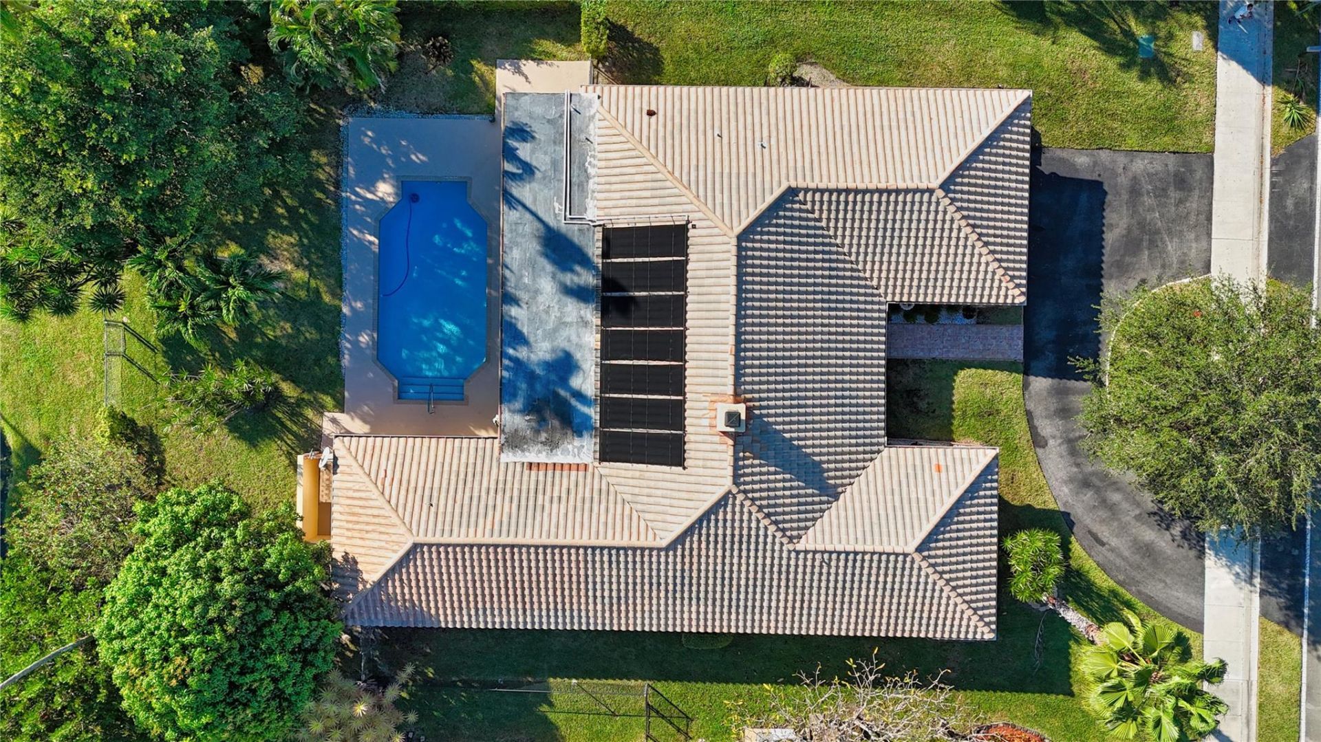 11060 Lakeview Dr, Coral Springs, FL 33071 Photo