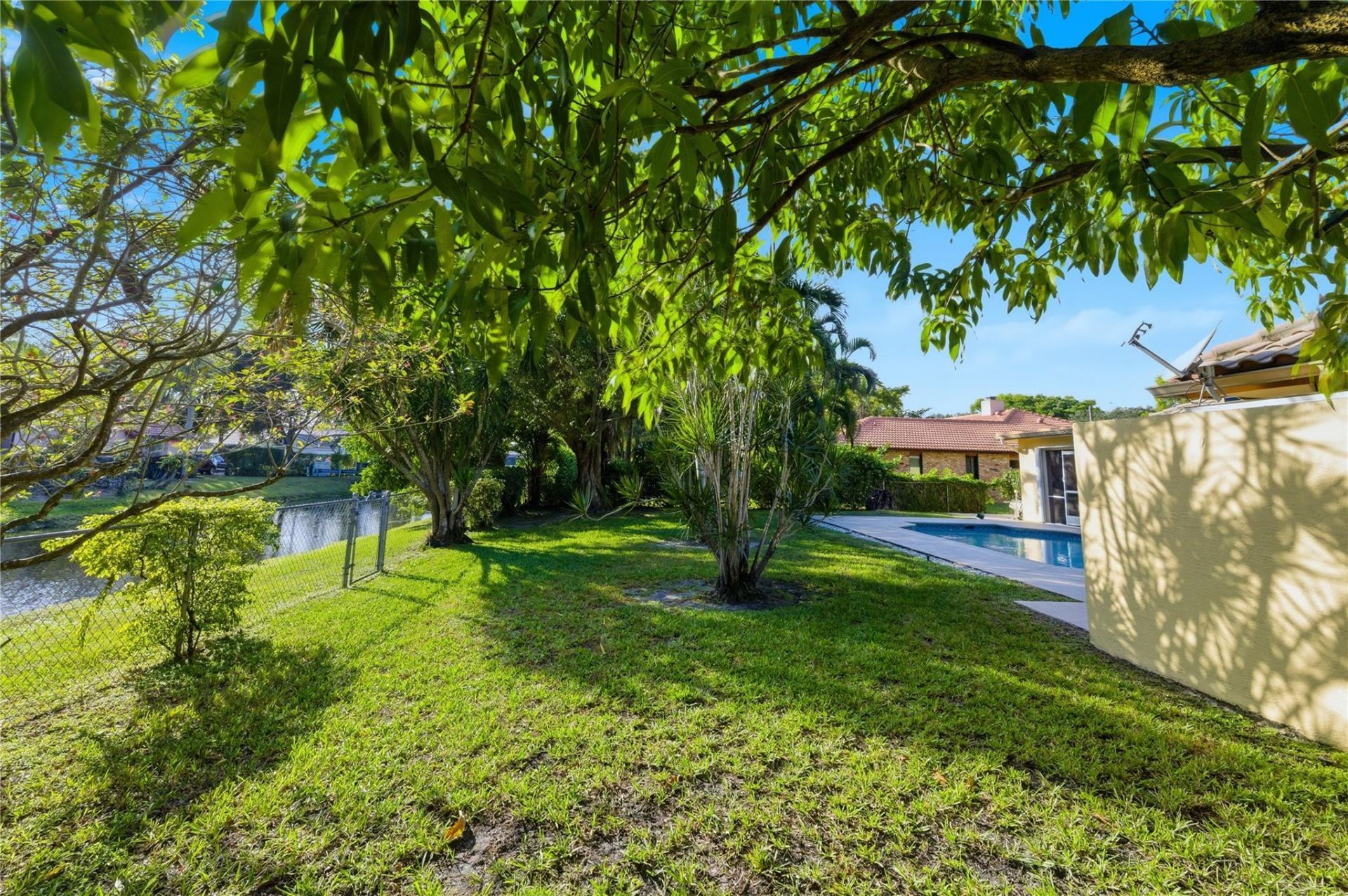 11060 Lakeview Dr, Coral Springs, FL 33071 Photo