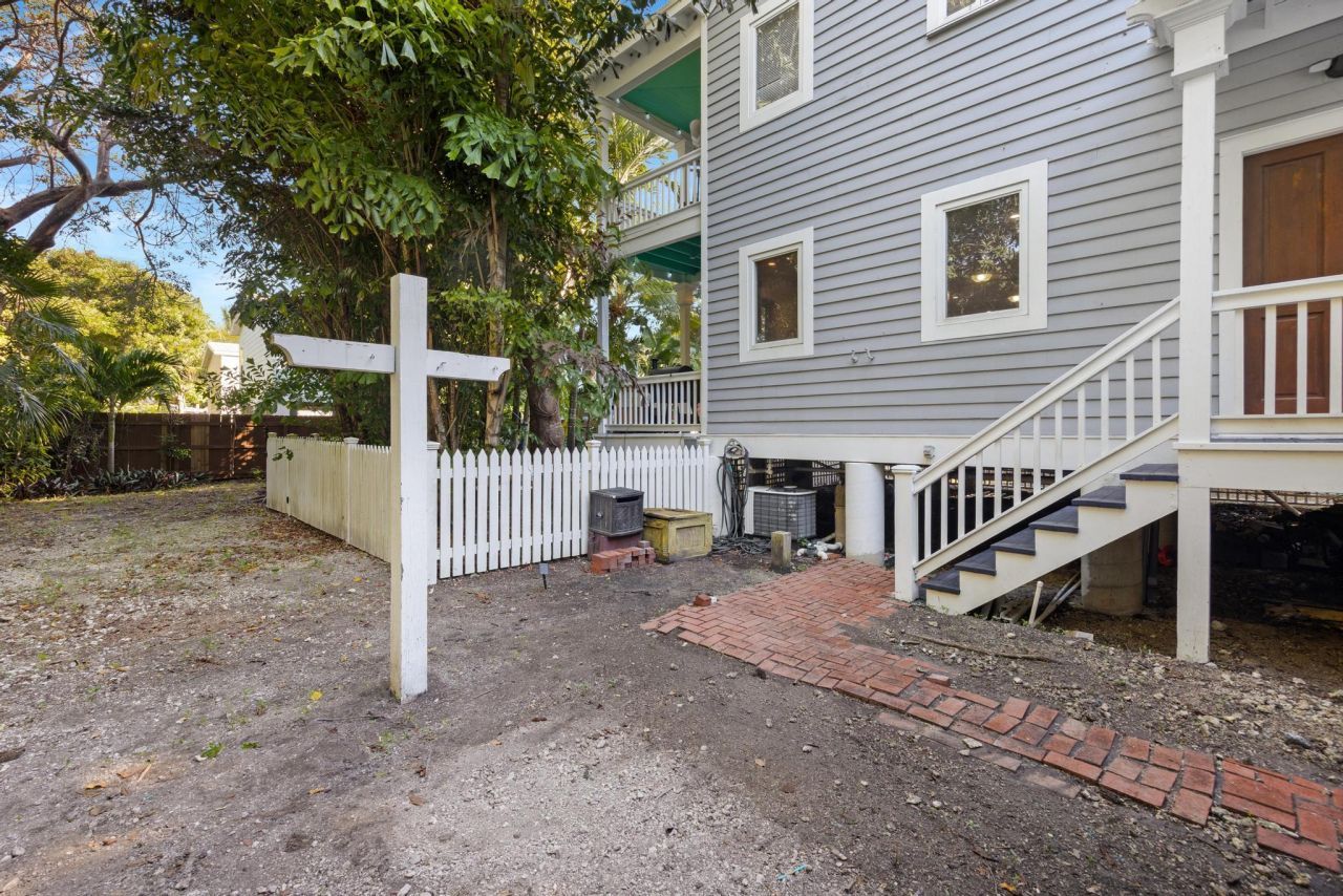 19611 Tequesta St Street, Sugarloaf, FL 33042 Photo