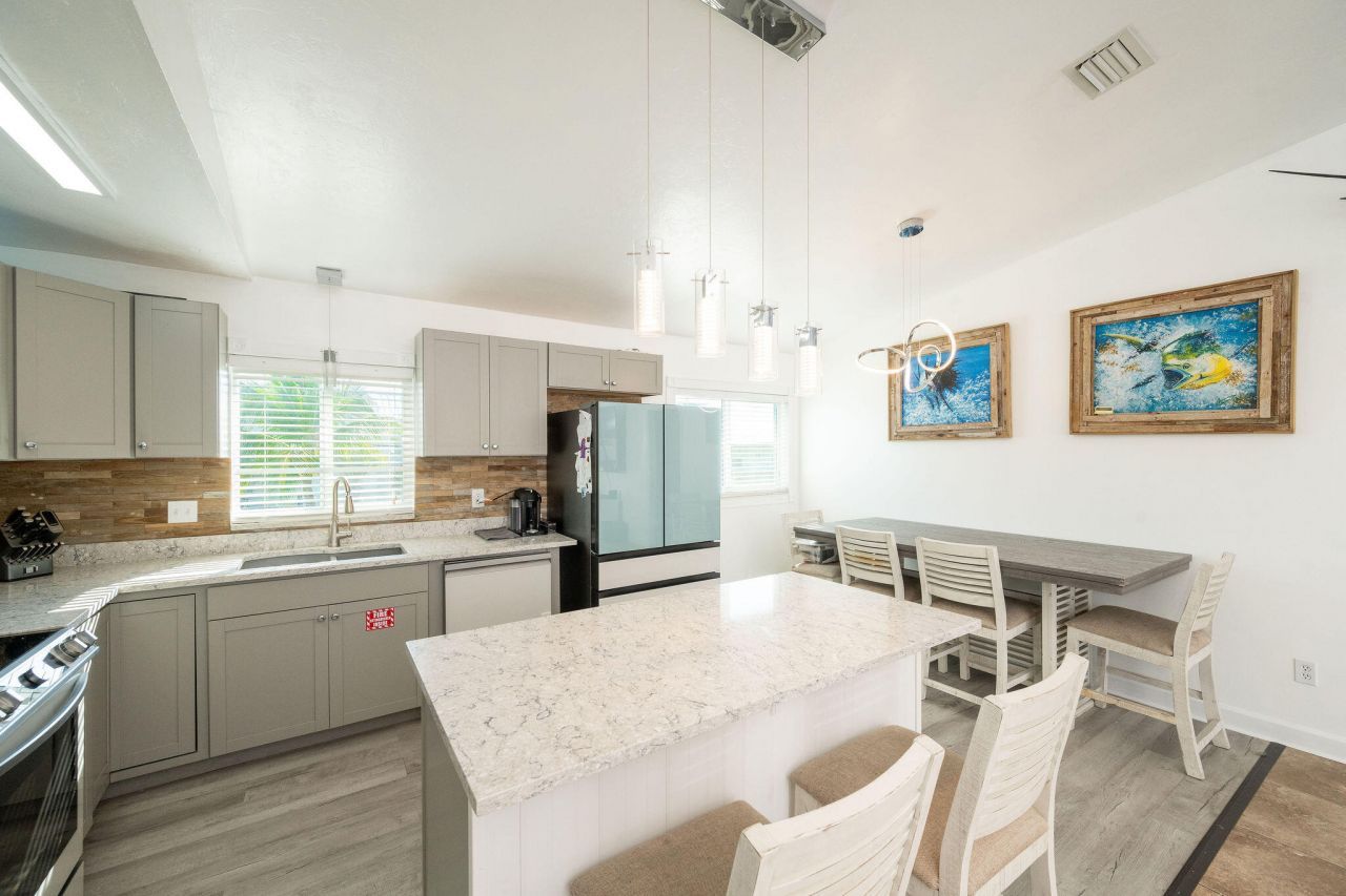 24347 W Caribbean Drive, Summerland Key, FL 33042 Photo