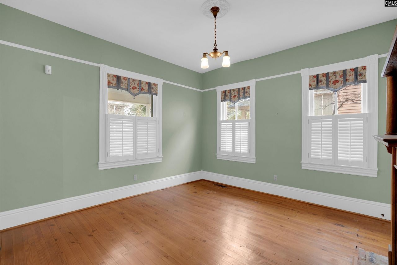 2219 Gadsden Photo 10