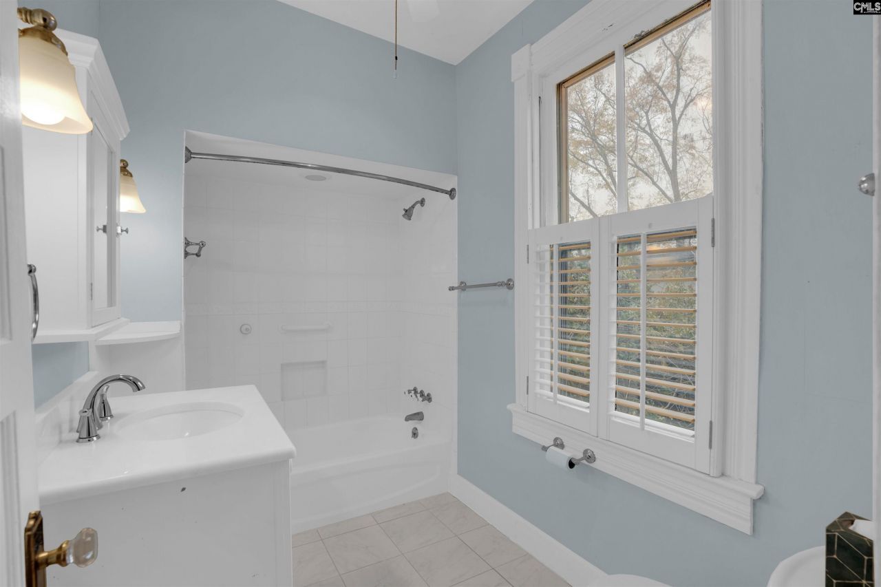 2219 Gadsden Photo 36