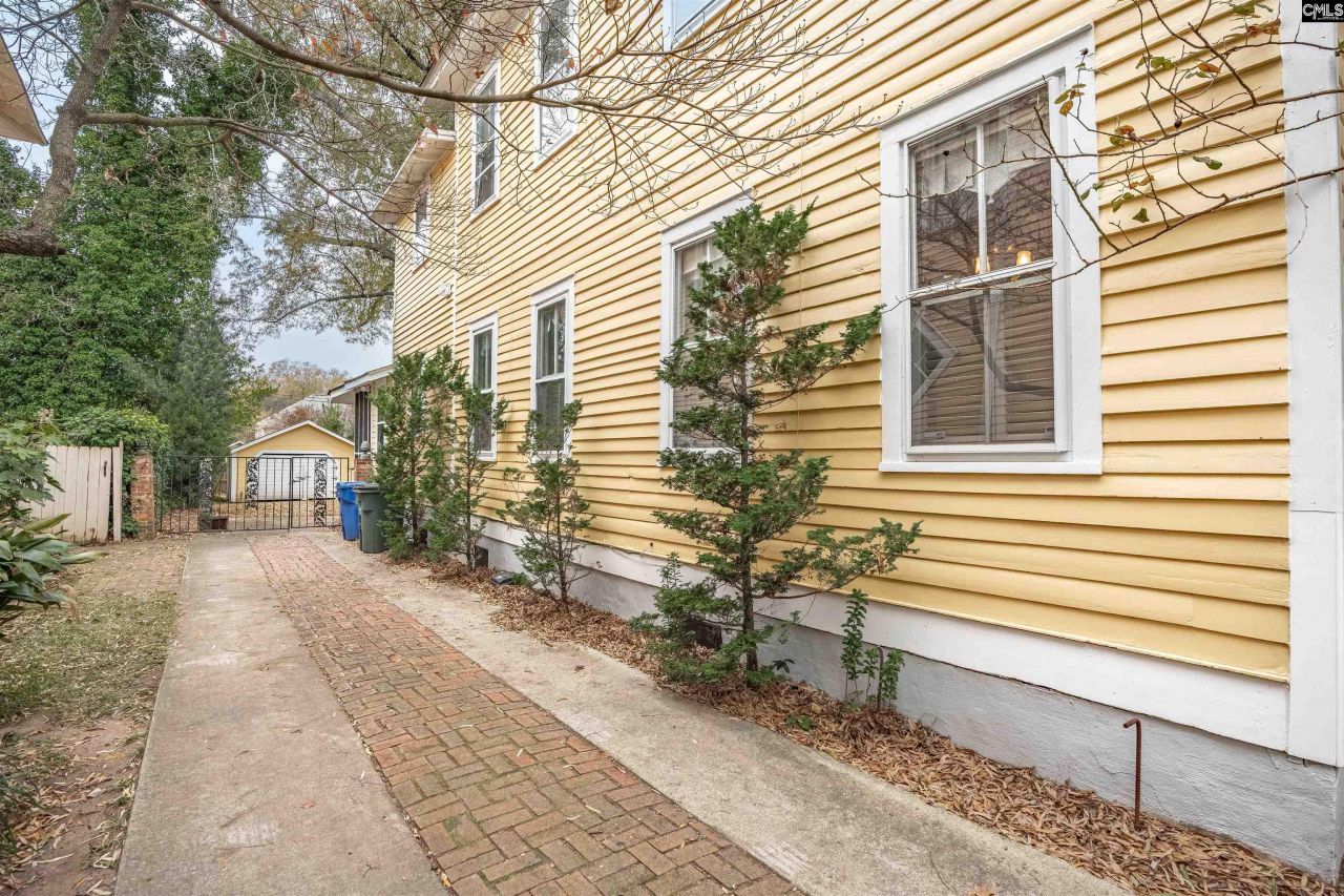 2219 Gadsden Photo 5