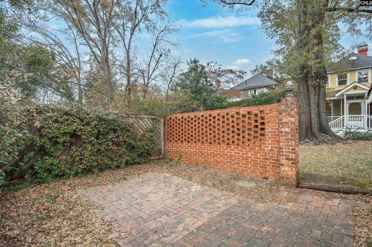 2219 Gadsden Photo 7