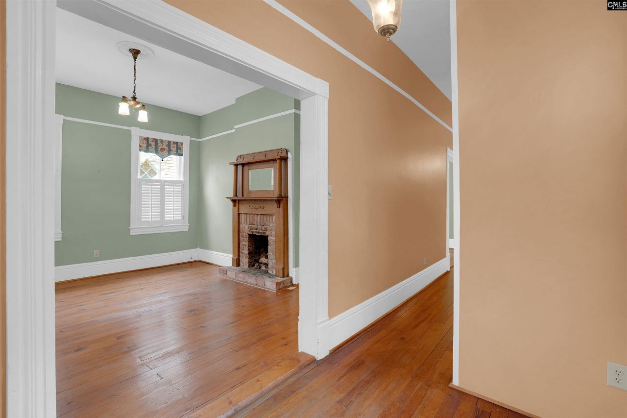 2219 Gadsden Photo 8