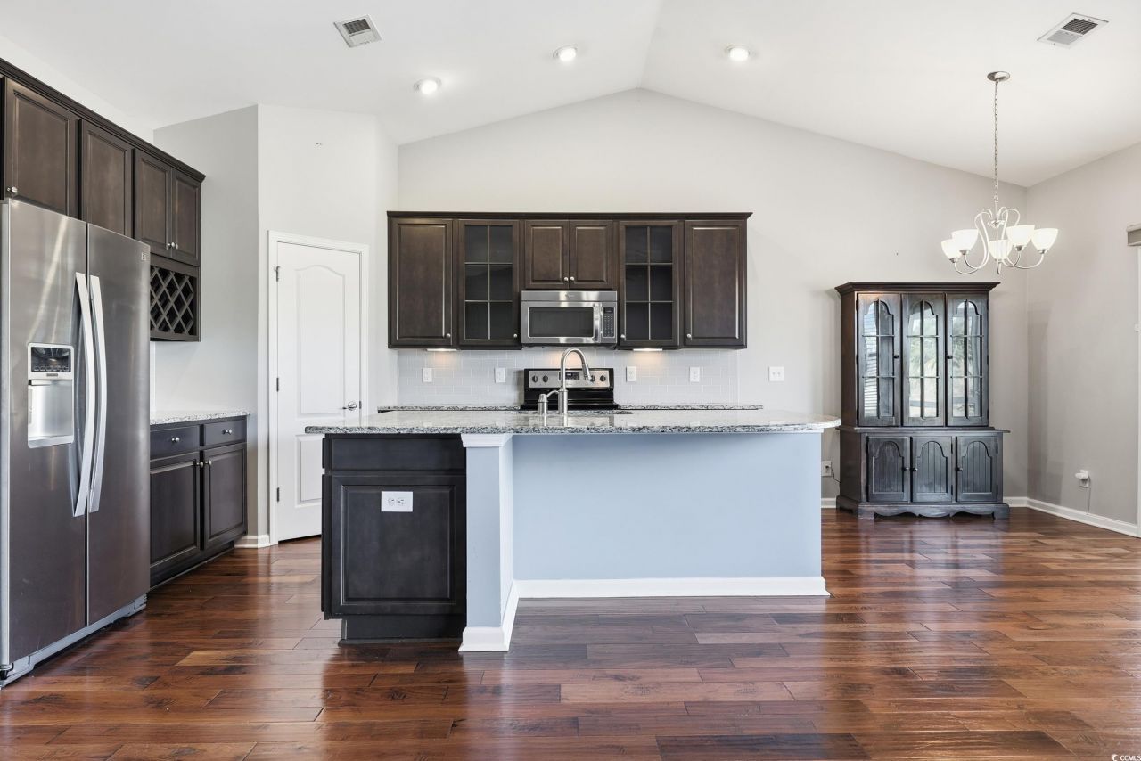 1913 La Playa Dr. Photo 11