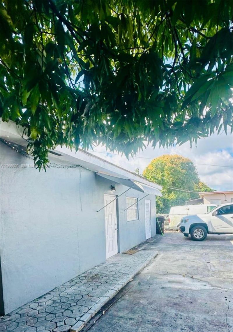 180 E 56th St, Hialeah, FL 33013 Photo