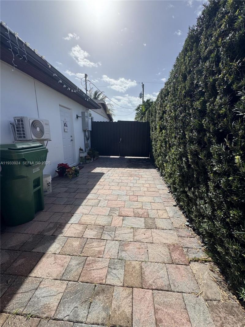 9300 SW 192nd Dr, Cutler Bay, FL 33157 Photo