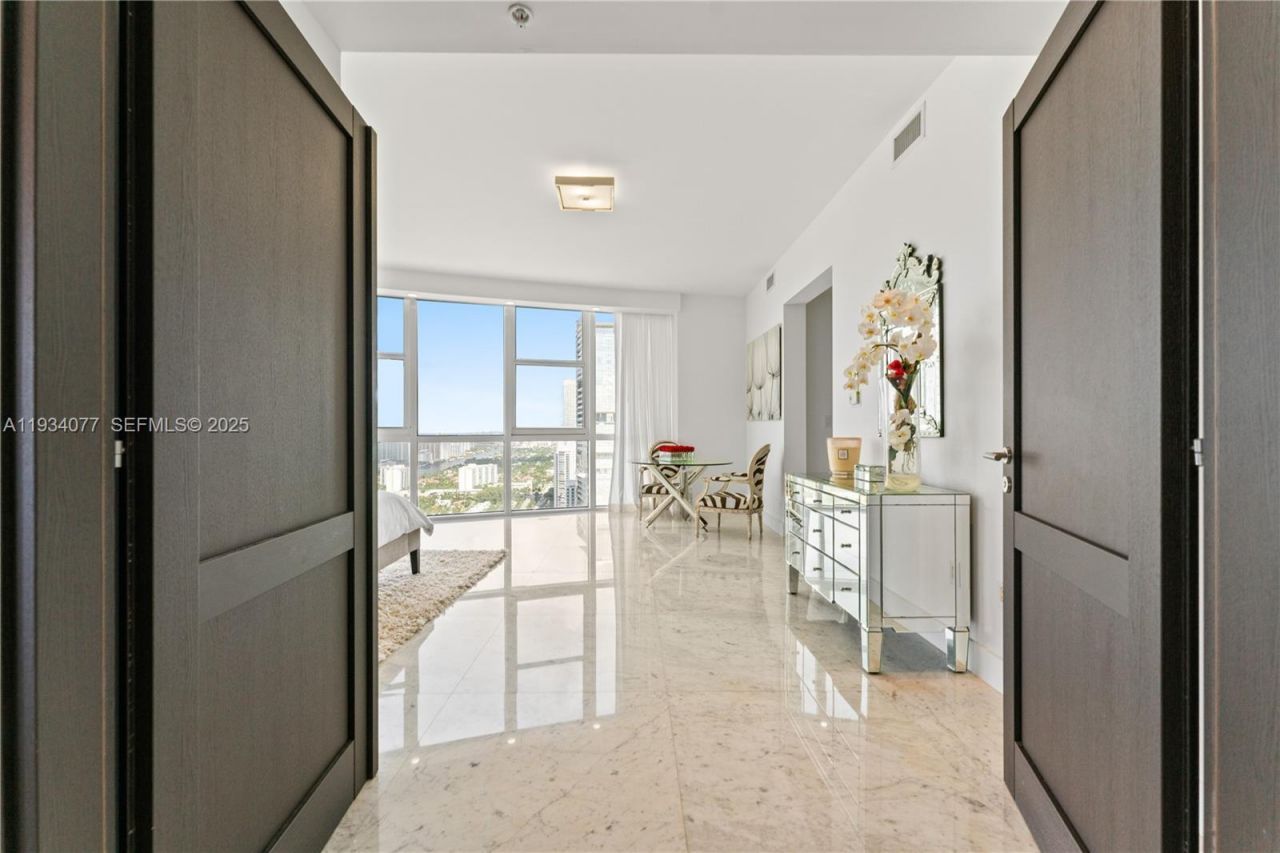 18201 Collins Ave , Unit 5001, Sunny Isles Beach, FL 33160 Photo