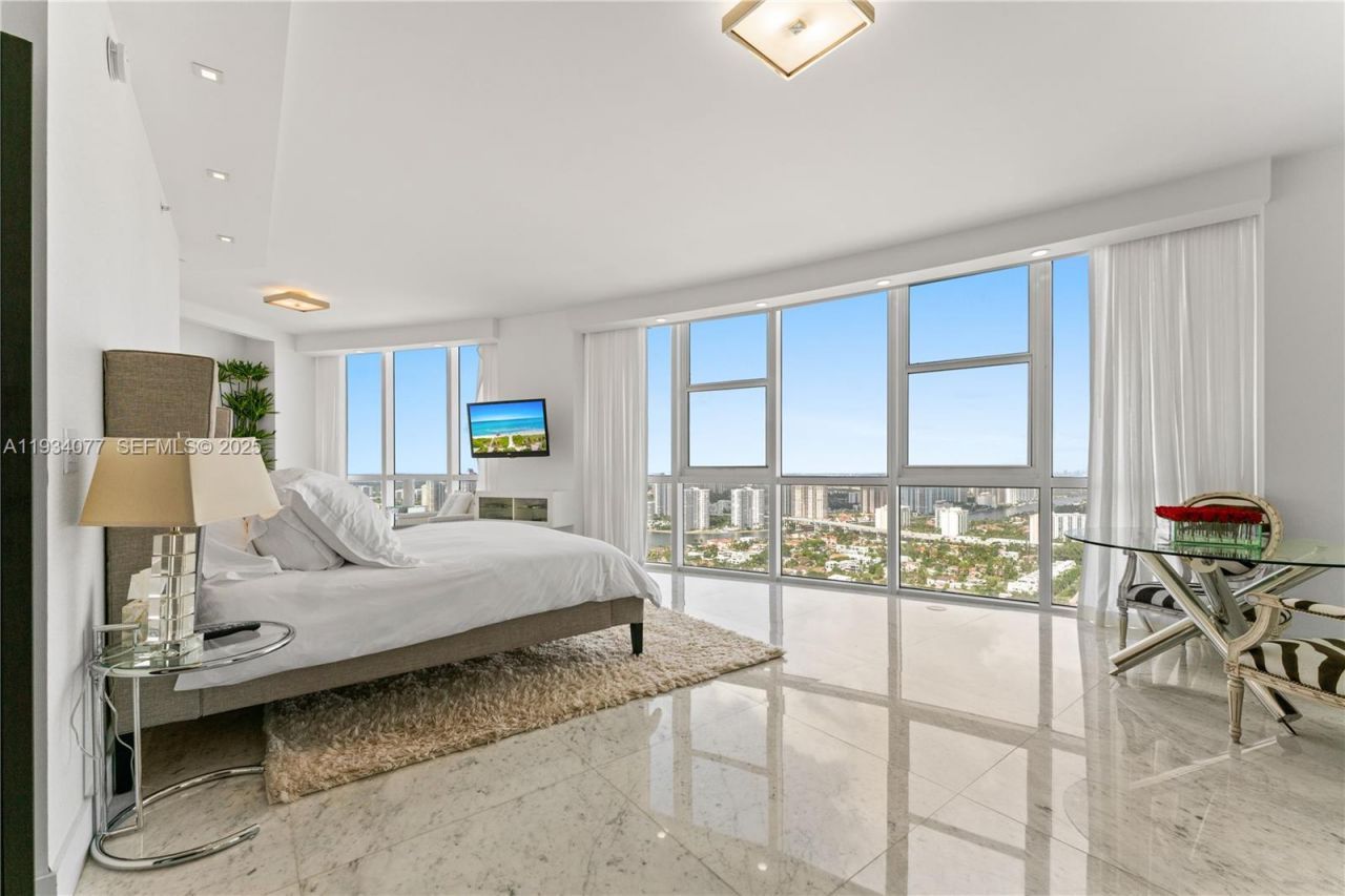 18201 Collins Ave , Unit 5001, Sunny Isles Beach, FL 33160 Photo