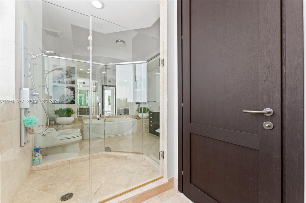 18201 Collins Ave , Unit 5001, Sunny Isles Beach, FL 33160 Photo