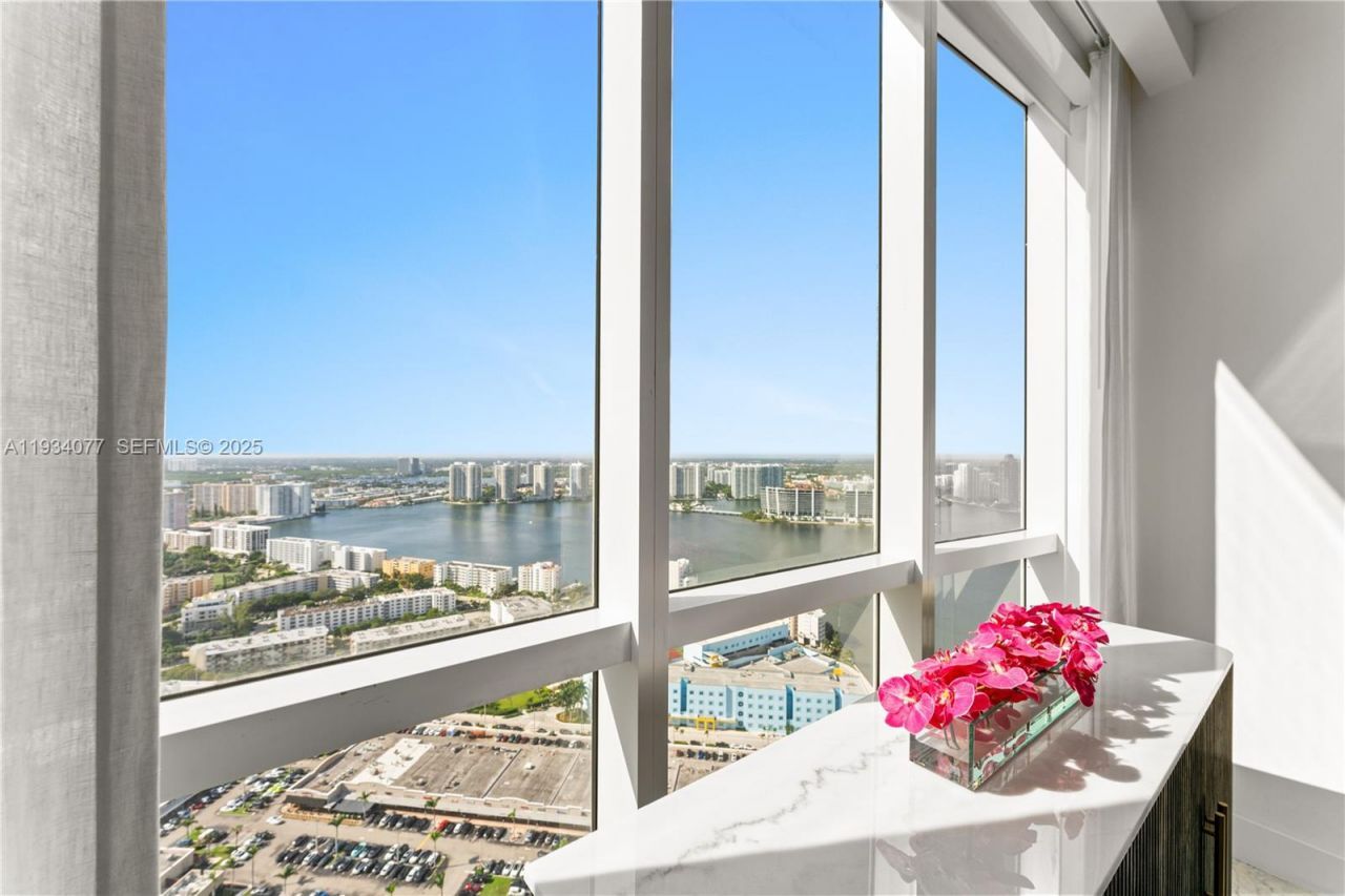 18201 Collins Ave , Unit 5001, Sunny Isles Beach, FL 33160 Photo